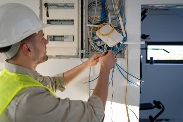 Best Affordable Emergency Electrician  in Oak Park, IL